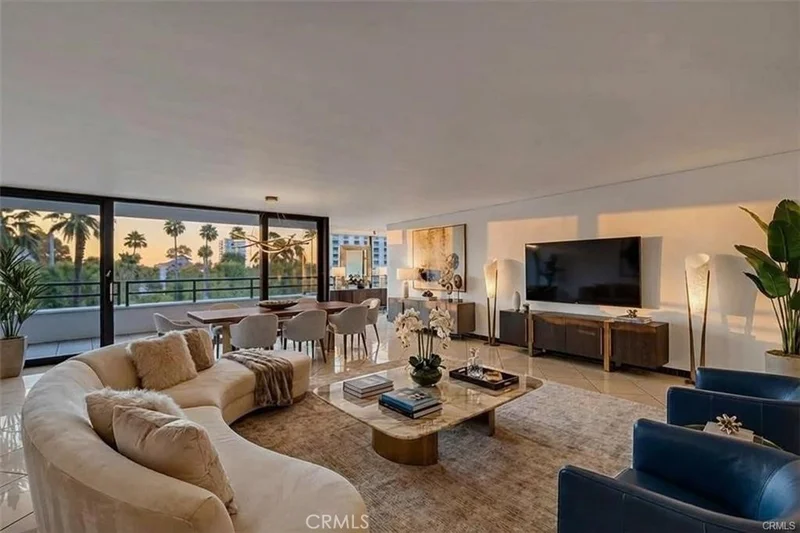 4337 Marina City Dr 149
