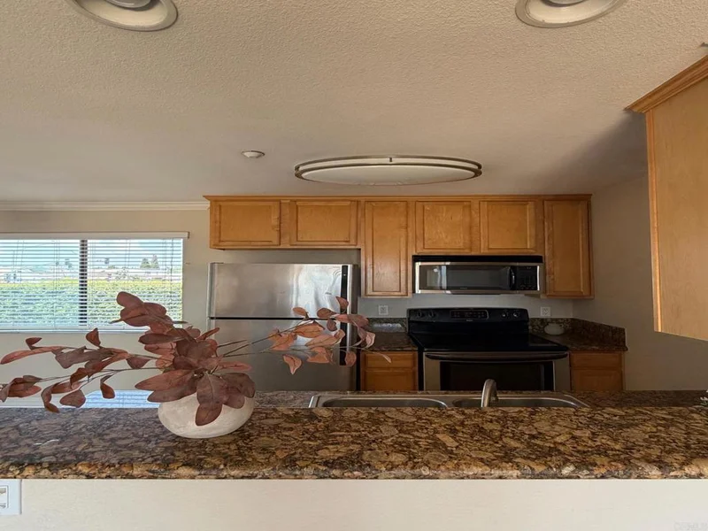 201 Twin Oaks Avenue 2