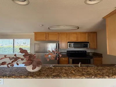 201 Twin Oaks Avenue 2