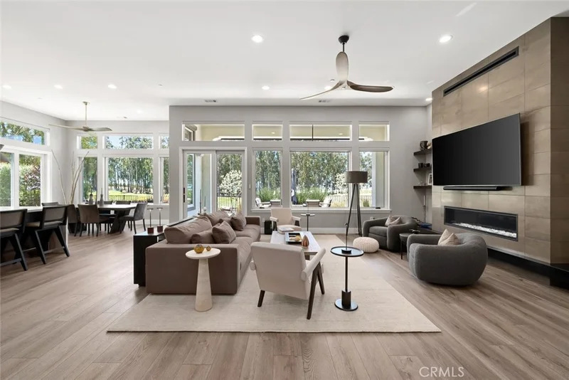 1958 Eucalyptus Road