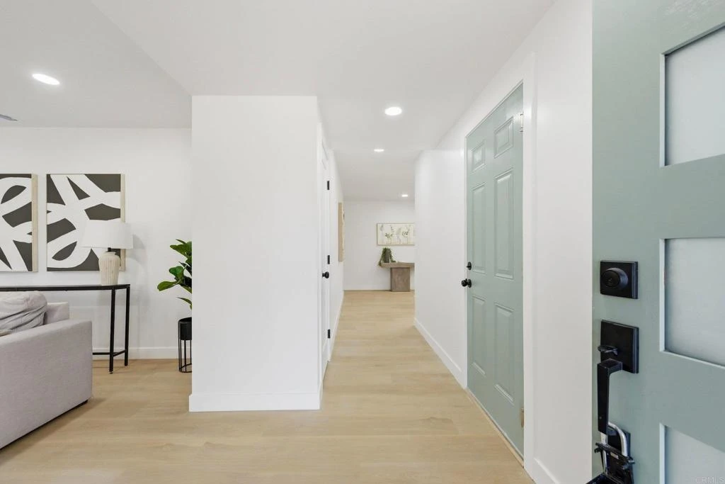 Interior 4