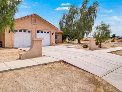 1081 Aberdeen Drive photo 2