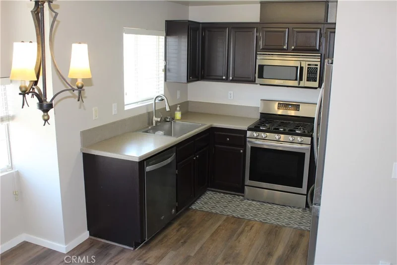 Photo 2 of 1530 E Spruce I