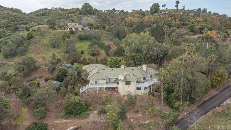 4327 Hollyhill Road