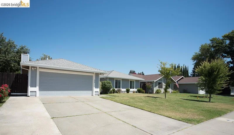 Photo 2 of 39 Stanislaus Cir