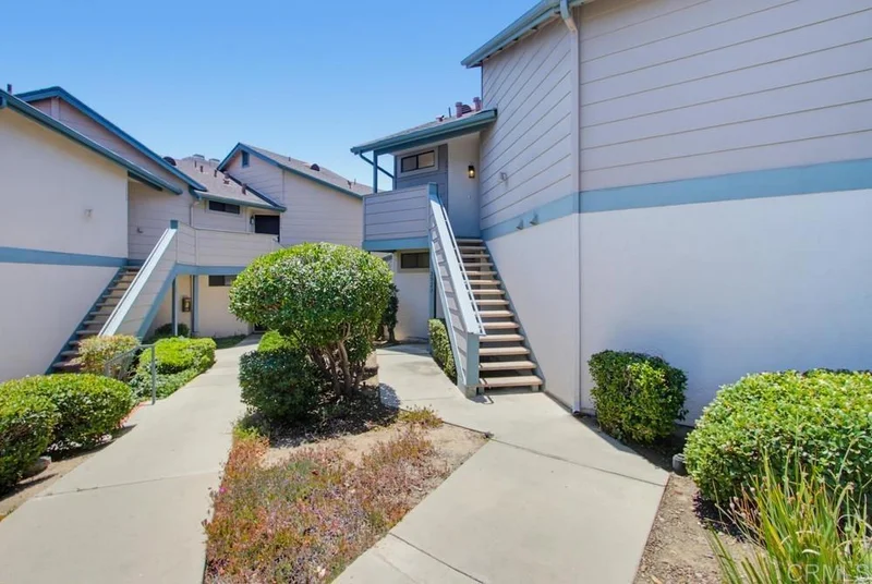 Photo 2 of 2921 Alwood Court