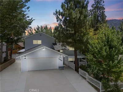 1025 Rivera