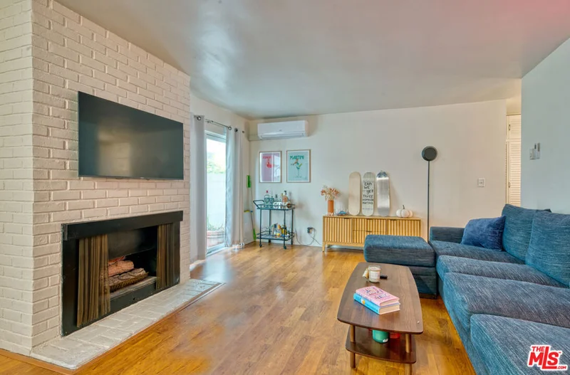 1524 Berkeley Street 5 photo 2