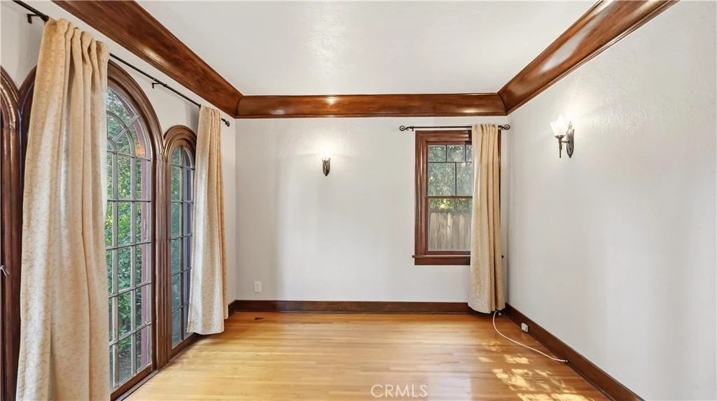 Interior 4