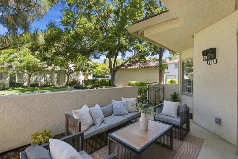 1306 Tea Rose Circle photo 2