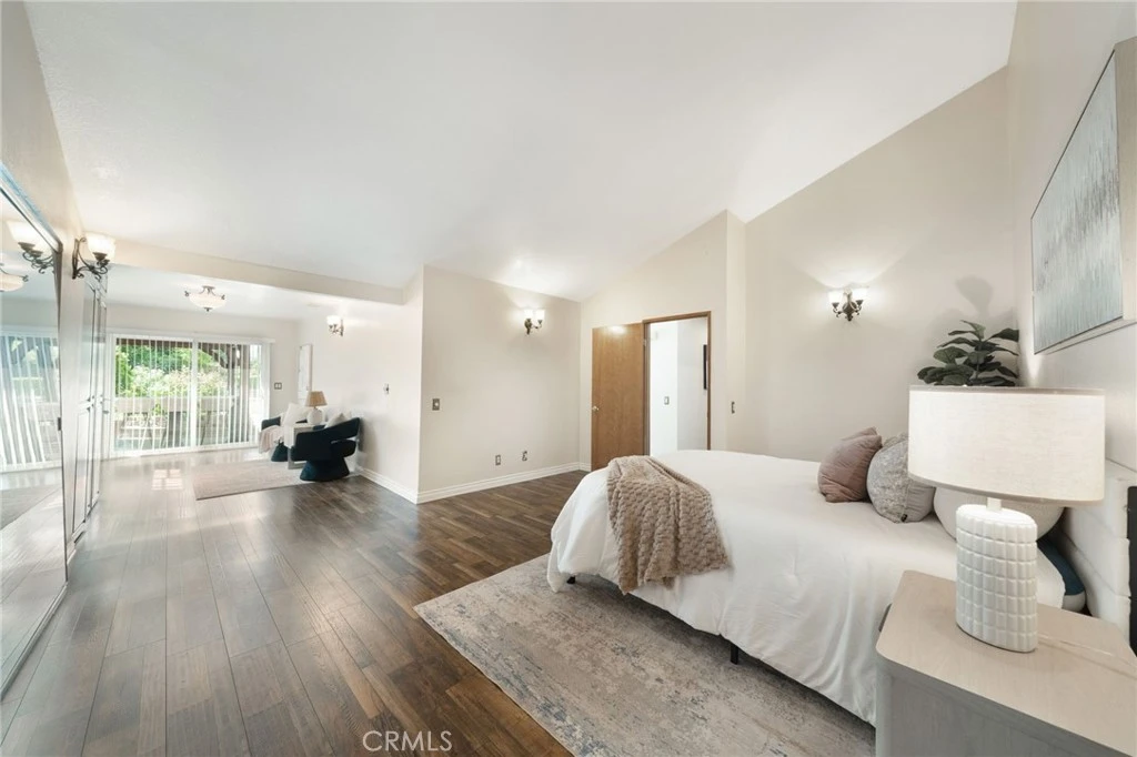 Interior 4