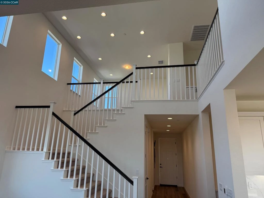 Interior 4