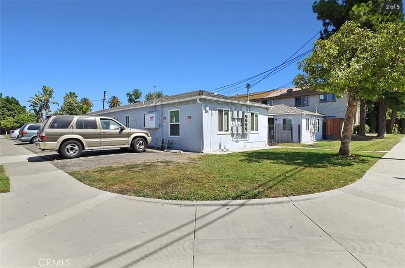 5742 Fullerton 2