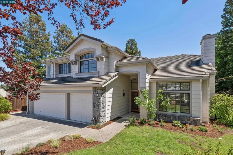 225 Valley Glen Ln