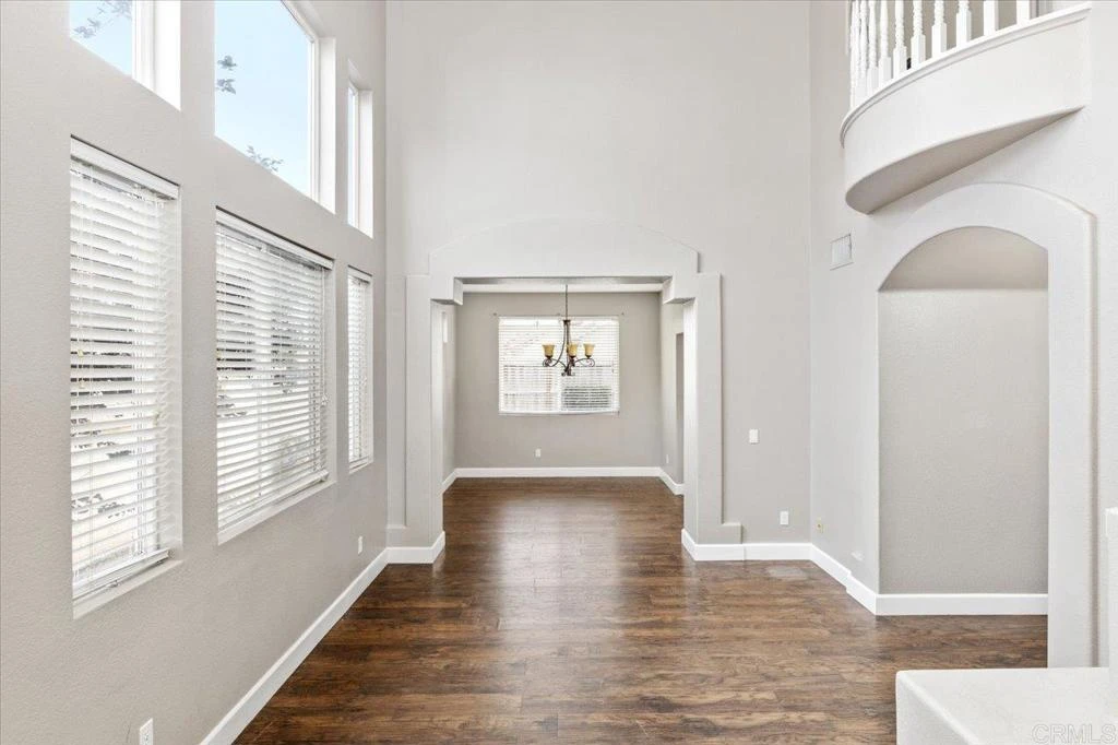 Interior 3