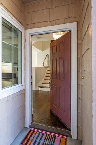 Interior 4