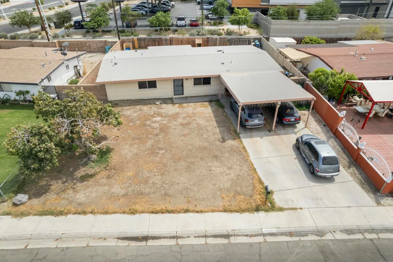 83085 Stone Canyon Avenue photo 2