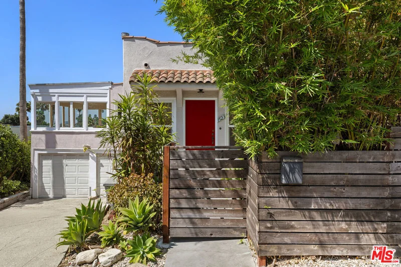 1523 Murray Drive photo 2