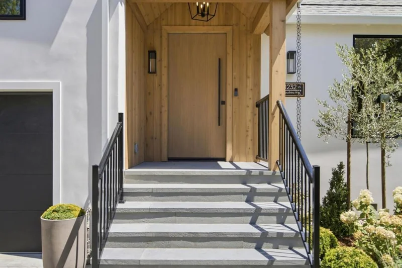 Photo 2 of 1232 Capuchino Avenue