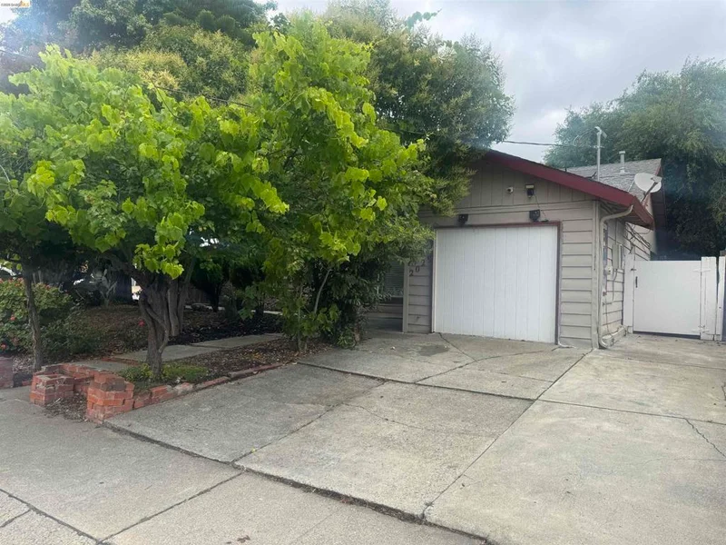 Photo 2 of 2029 Highland Dr