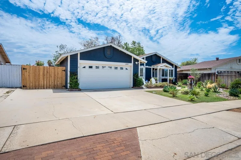 Photo 2 of 2109 Beartrap Pl
