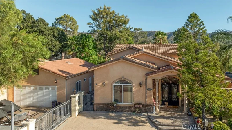 10610 Oak Tree