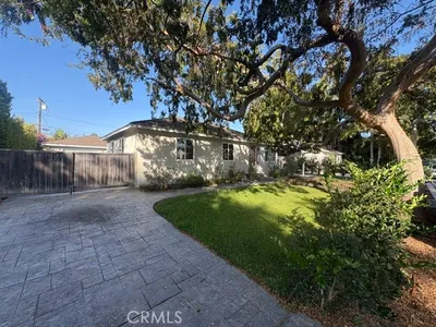 223 Lillian photo 2