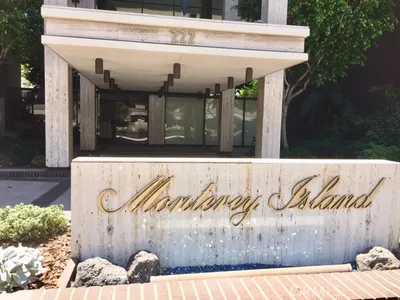 222 Monterey 1106