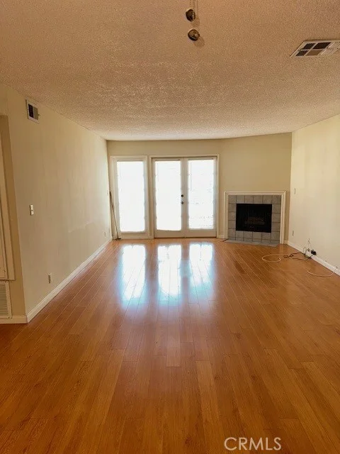 1616 S Barrington Avenue 204 photo 2