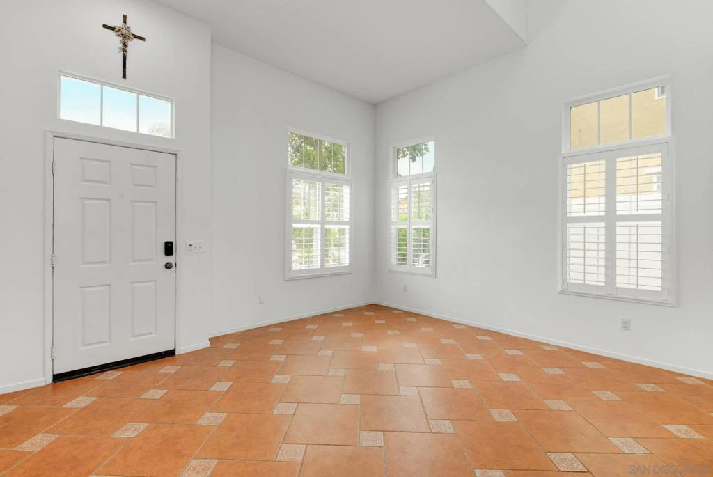 Interior 3