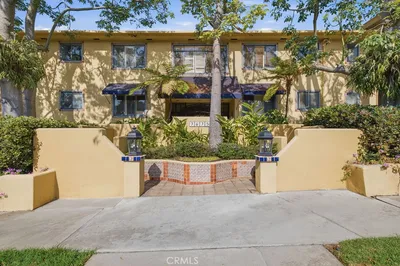 1615 N Laurel Avenue 214