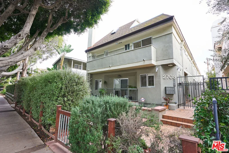 2708 Arizona Avenue A photo 2