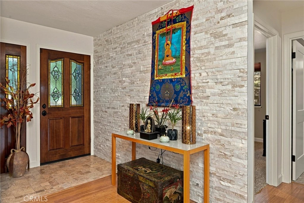 Interior 4