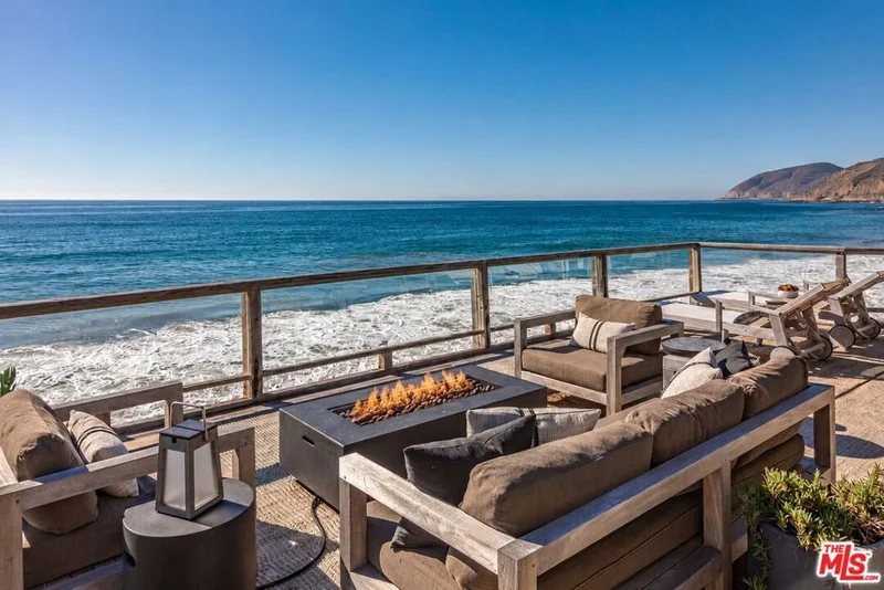 42602 Pacific Coast Highway