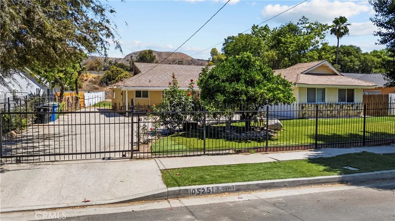 Photo 2 of 10525 Woldrich St.