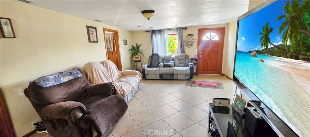 Interior 4