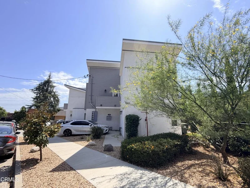 2500 Hermosa Avenue C photo 2