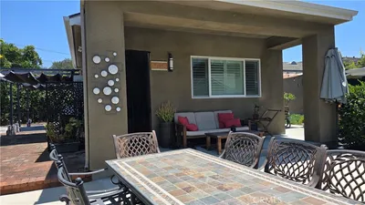 1018 La Presa Drive photo 2