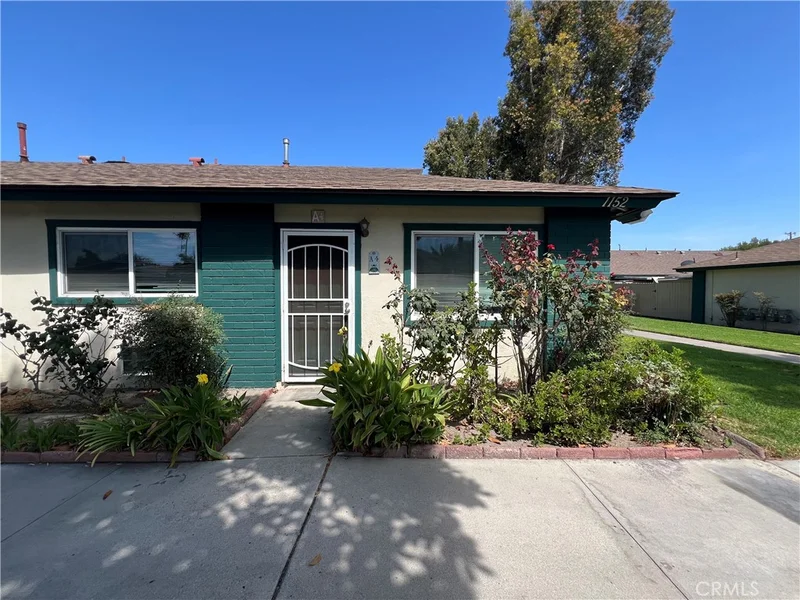 1152 N West photo 2