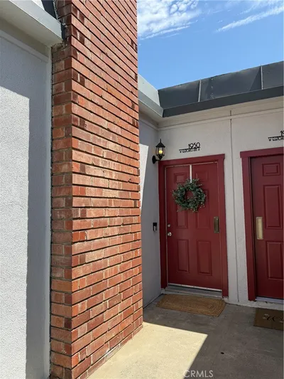 1950 W Glenoaks #A photo 2