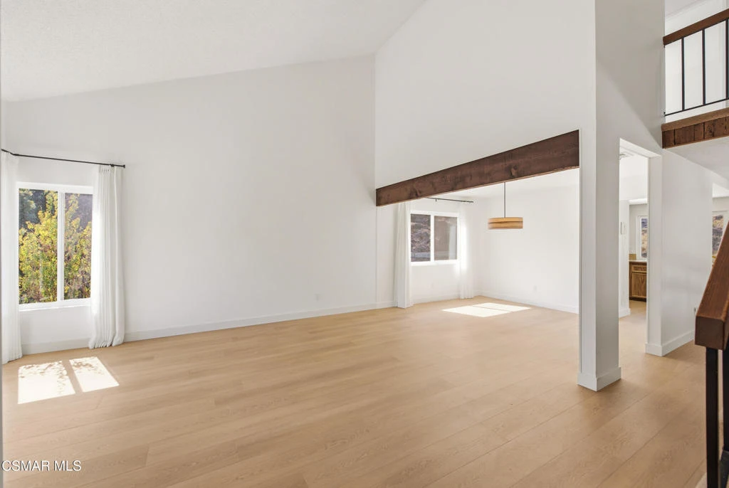 Interior 4