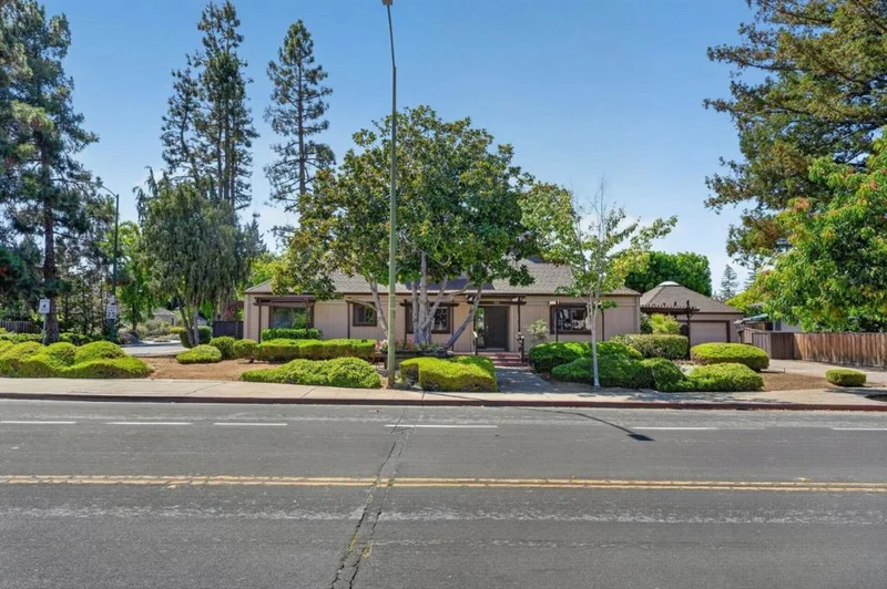 Photo 2 of 402 Sylvan Avenue