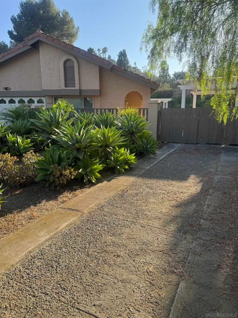 Photo 2 of 8994 Stimson Ct