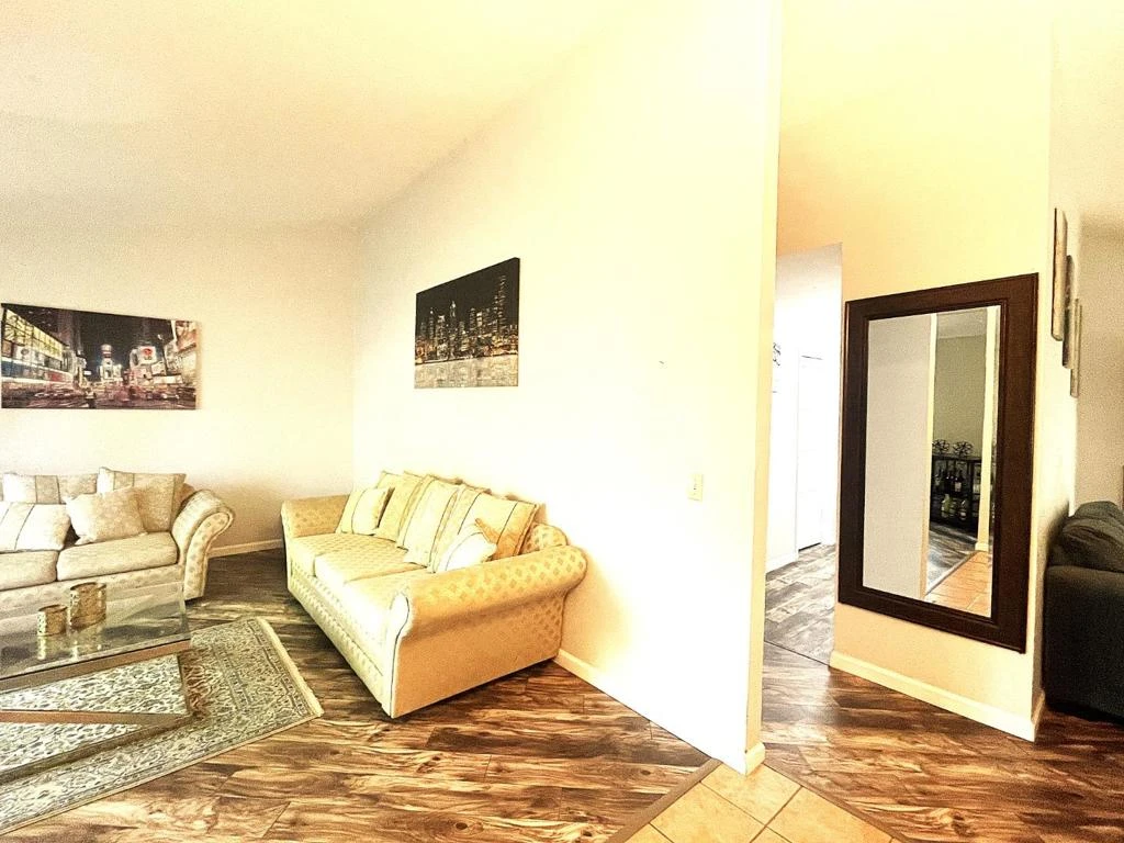 Interior 3