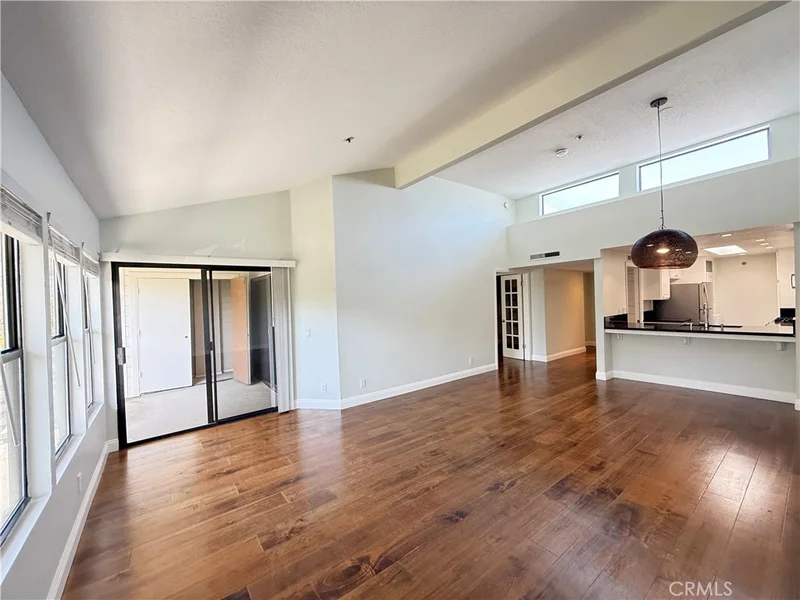 260 Cagney Lane 317 photo 2