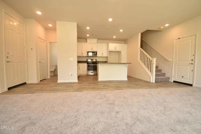 656 Martina Street photo 2