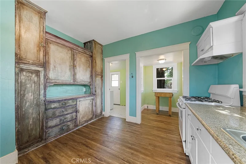 Photo 2 of 485 W Nicolet Street