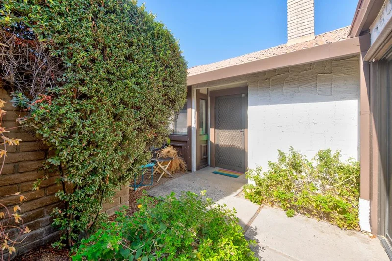 Photo 2 of 2367 W Miramonte Circle C