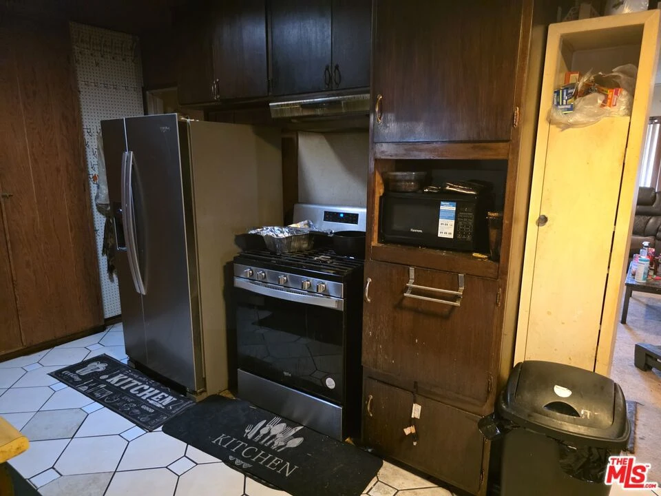 Interior 4