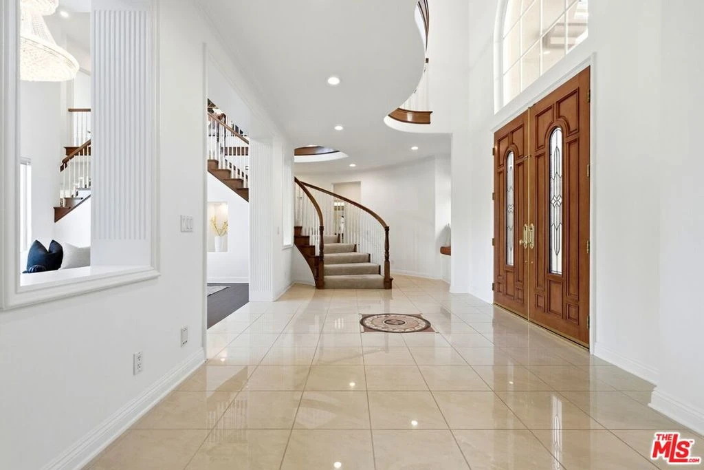Interior 2